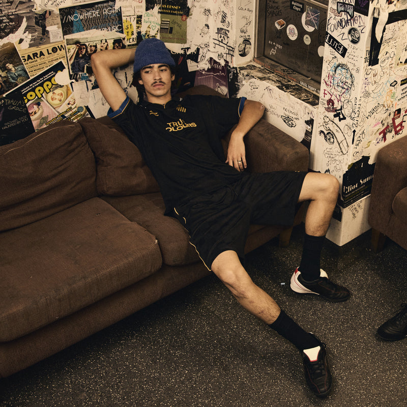 ウェア 90s Umbro Black-Brown Mock FB Shirt Bode Rhinestone Crewneck Tee | GUESS Factory